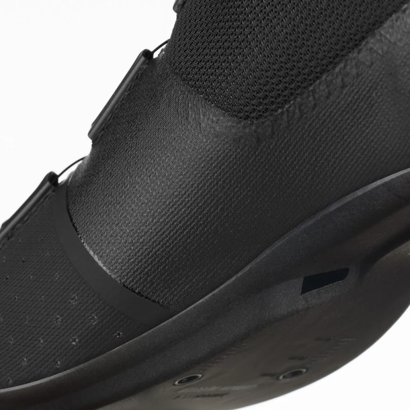Fizik Scarpe Road Tempo Overcurve R4 Wide Black/Black - Image 4